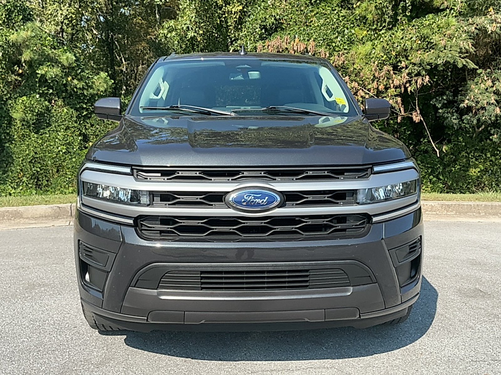 Used 2022 Dark Matter Metallic Ford XLT MAX image 18