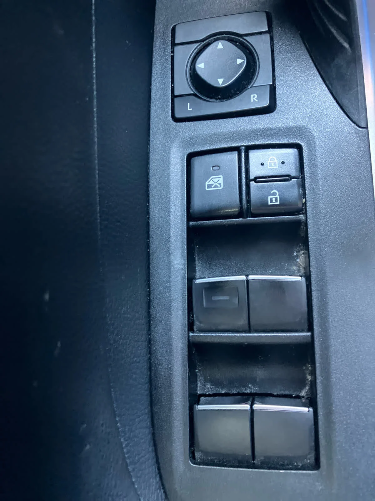 Used 2019 Blizzard Pearl Toyota Limited image 13