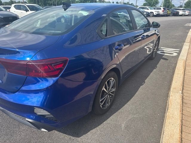 Used 2022 Blue Kia LXS image 3