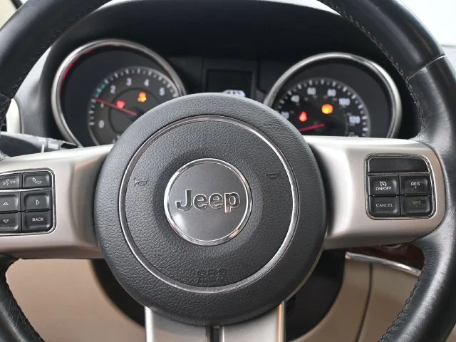 Used 2012 Deep Cherry Red Crystal Pearlcoat Jeep Limited image 10