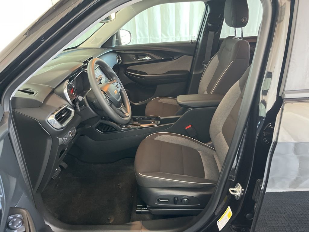 Used 2023 Black Chevrolet LT image 3