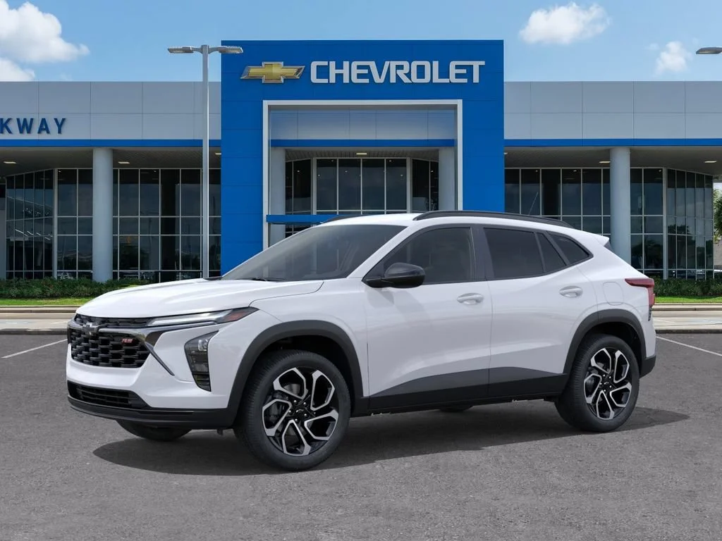 New 2026 Summit White Chevrolet 2RS image 2