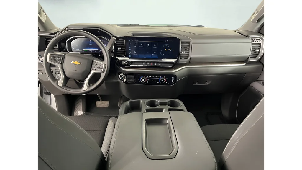 Used 2025 White Chevrolet LT image 17