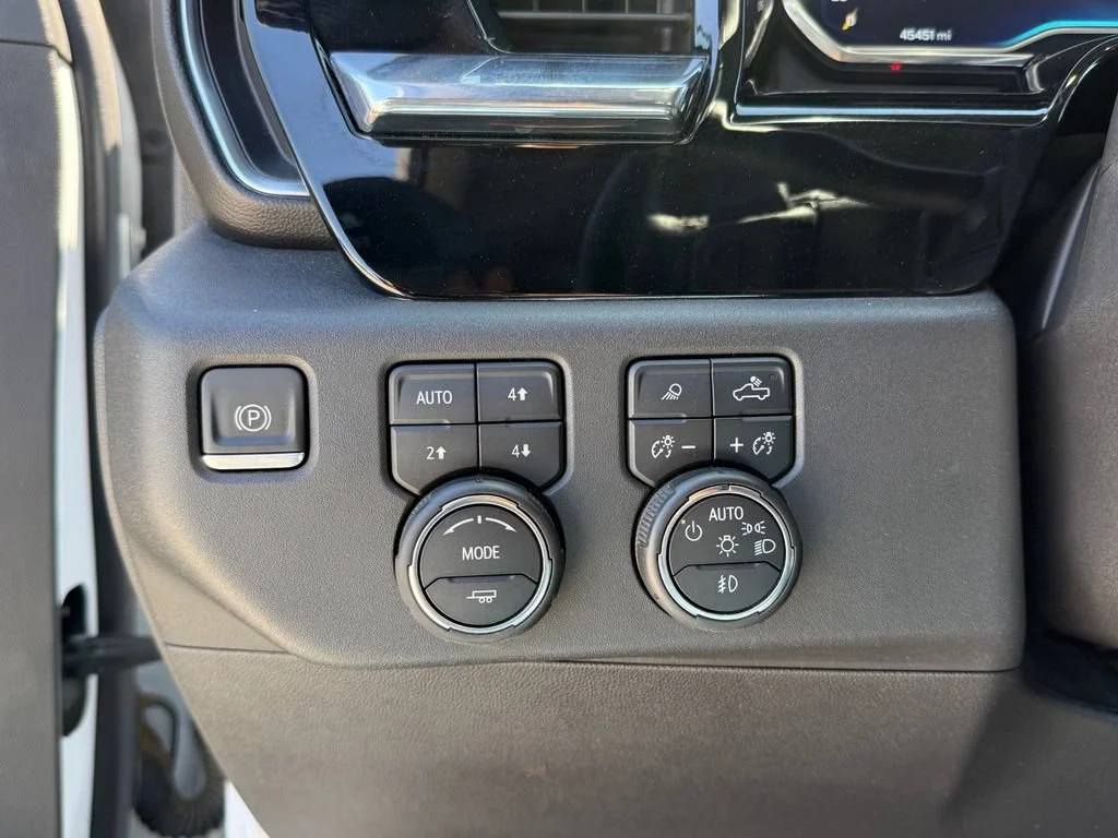 Used 2022 Summit White Chevrolet LTZ image 28