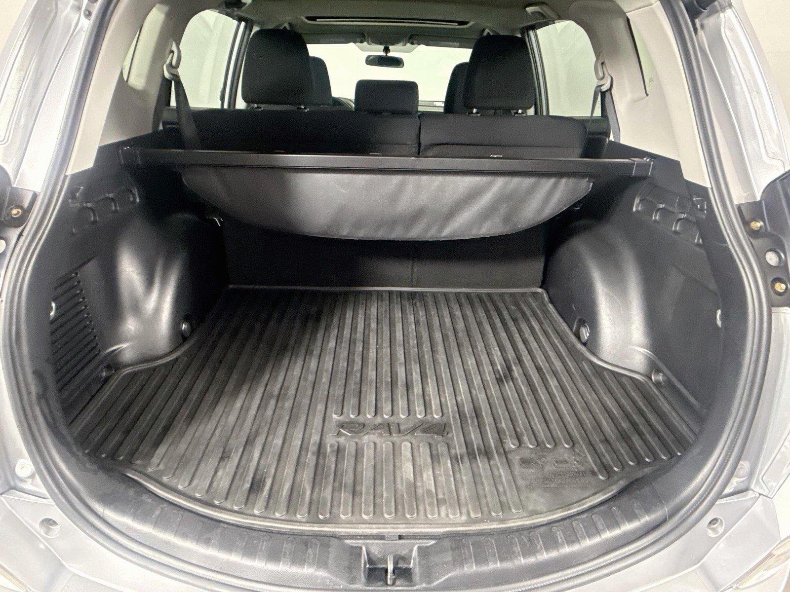 Used 2016 Silver Sky Metallic Toyota XLE image 36