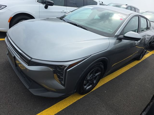 2025 Kia K4 LXS AT's photo