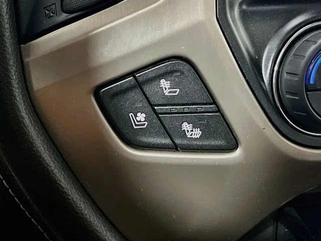 Used 2018 Silver GMC Denali image 21