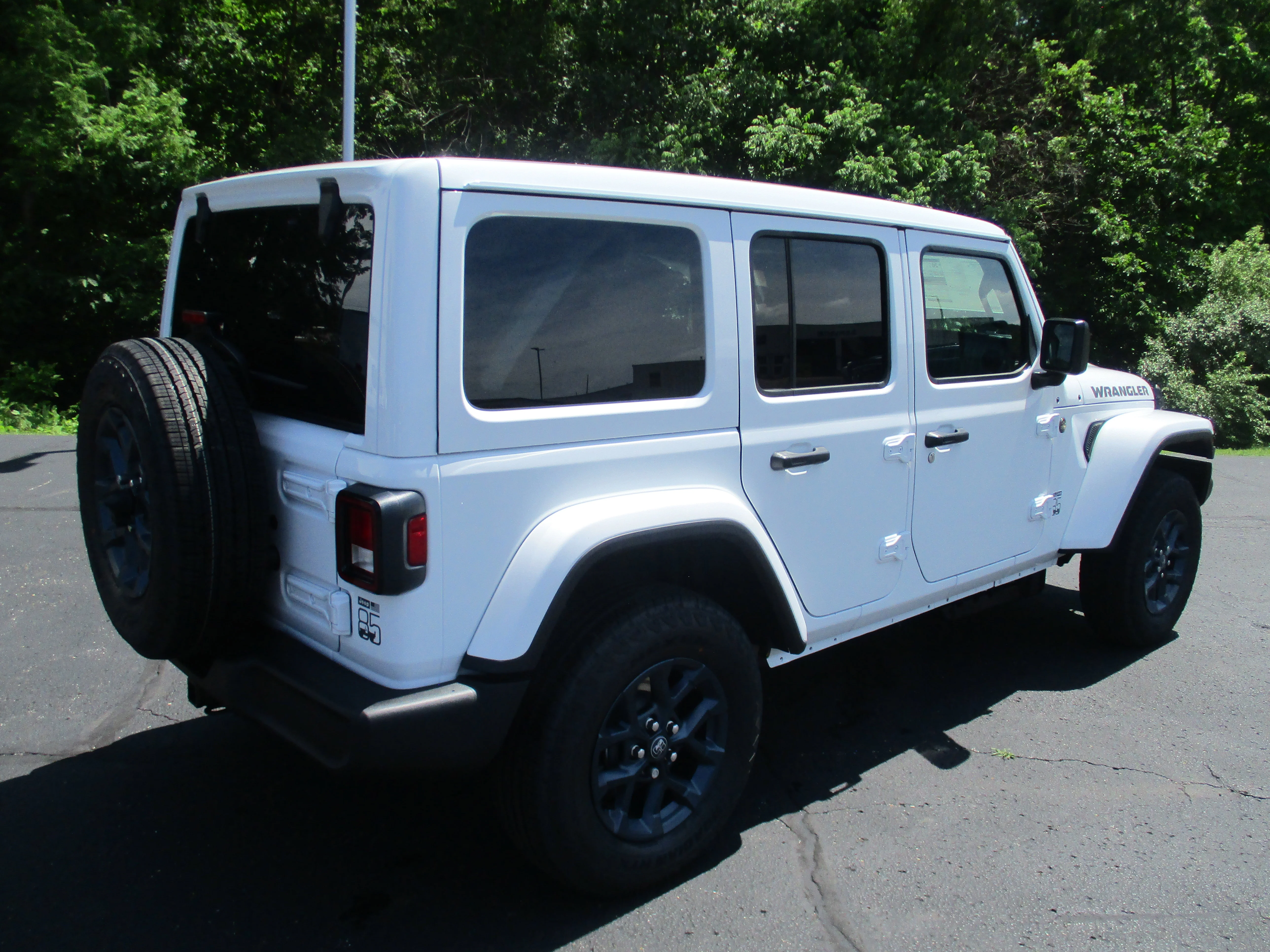 New 2026 Bright White Clear-Coat Exterior Paint Jeep 85th Anniversary image 30