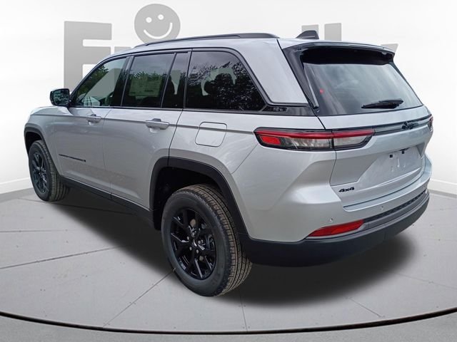 New 2026 Silver Zynith Jeep Altitude image 7