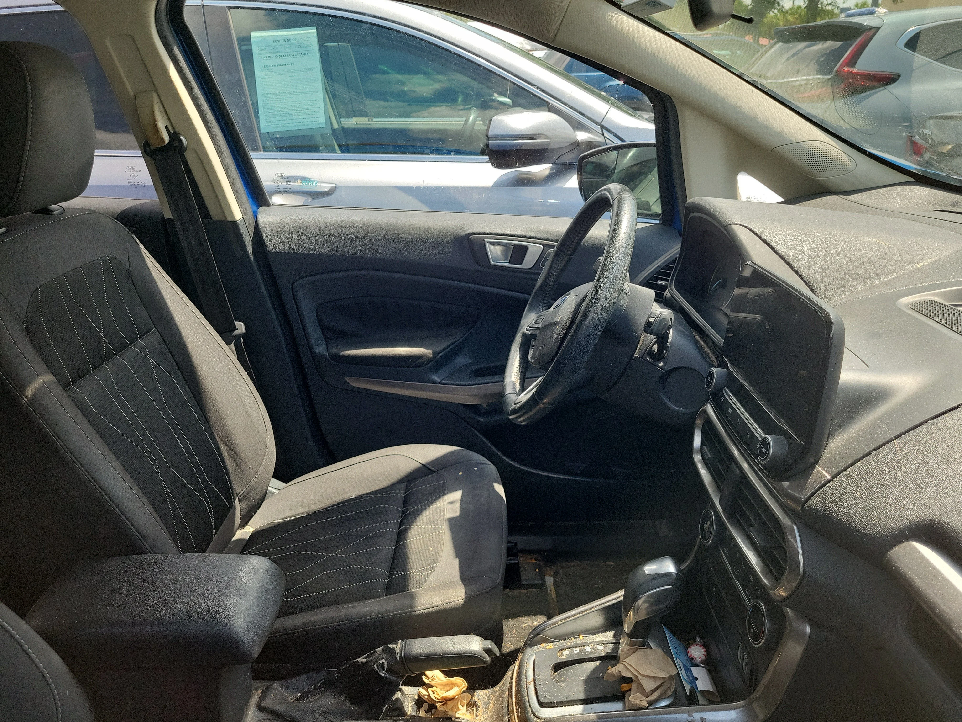 Used 2019 Lightning Blue Metallic Ford SE image 3