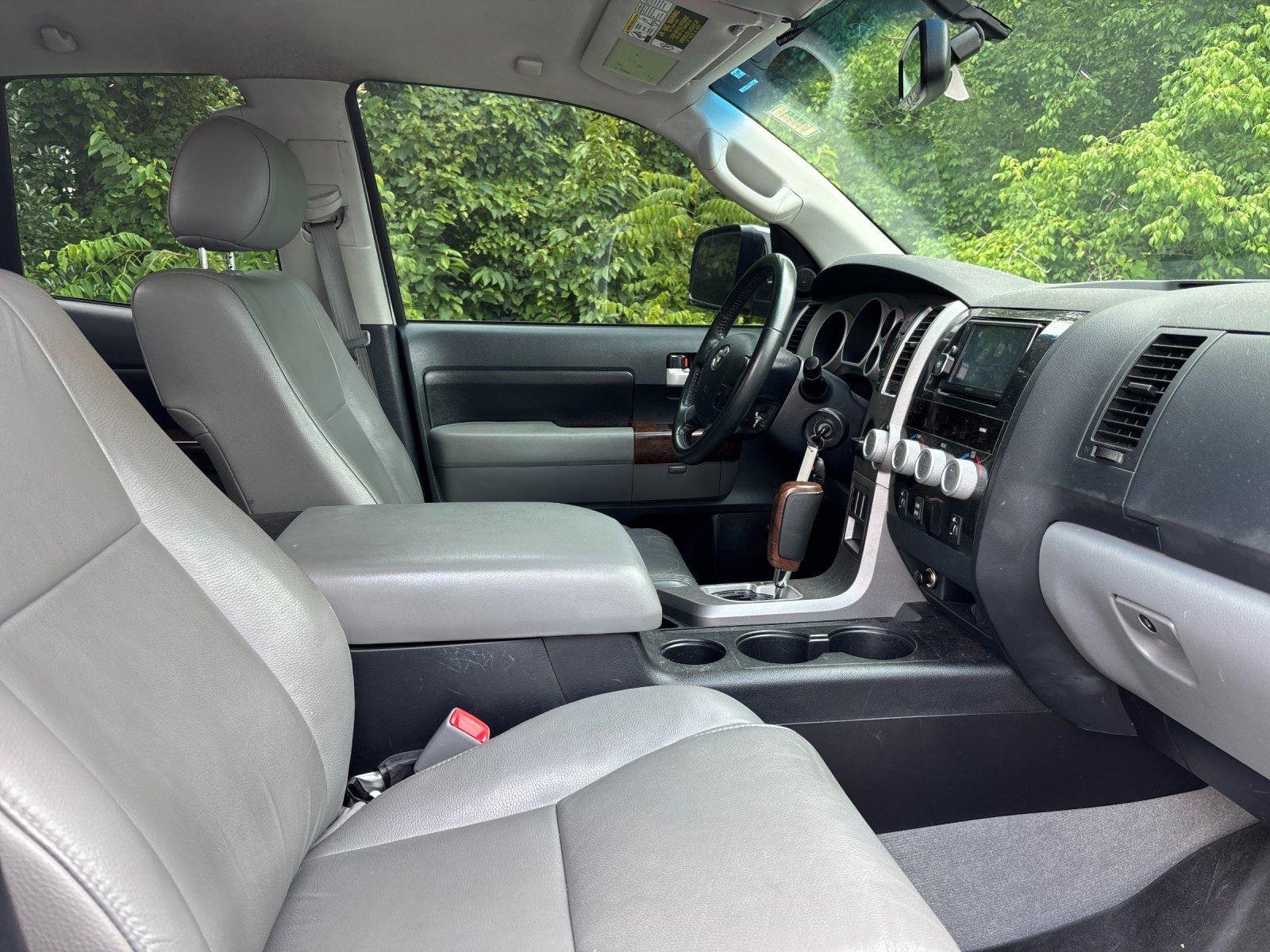 Used 2010 Silver Sky Metallic Toyota LTD image 38