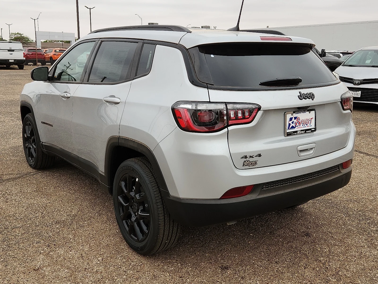 New 2026 Silver Jeep LATITUDE ALTITUDE 4X4 image 3