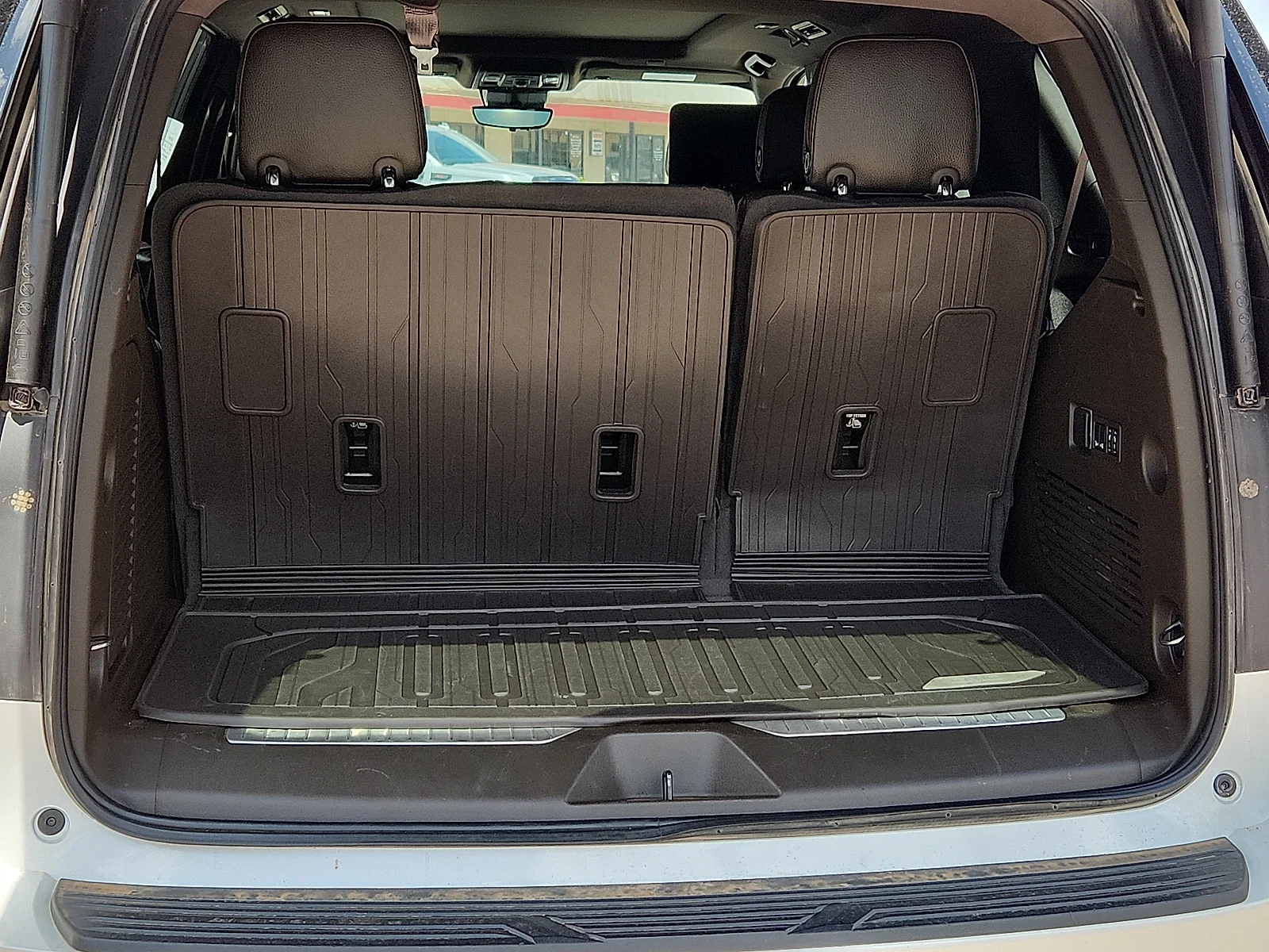 Used 2024 White GMC Denali image 9