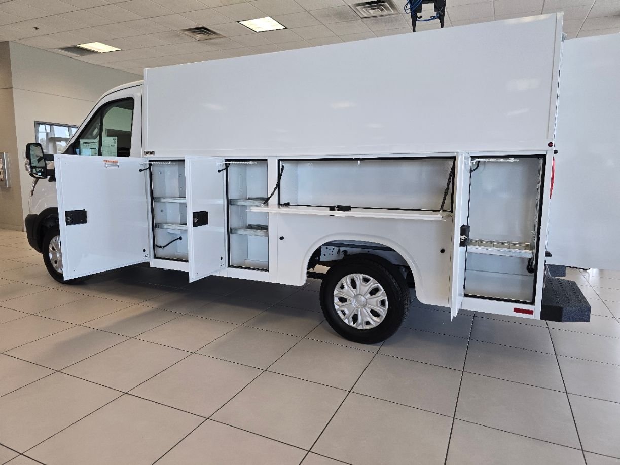2025 Ford Transit Cutaway Base