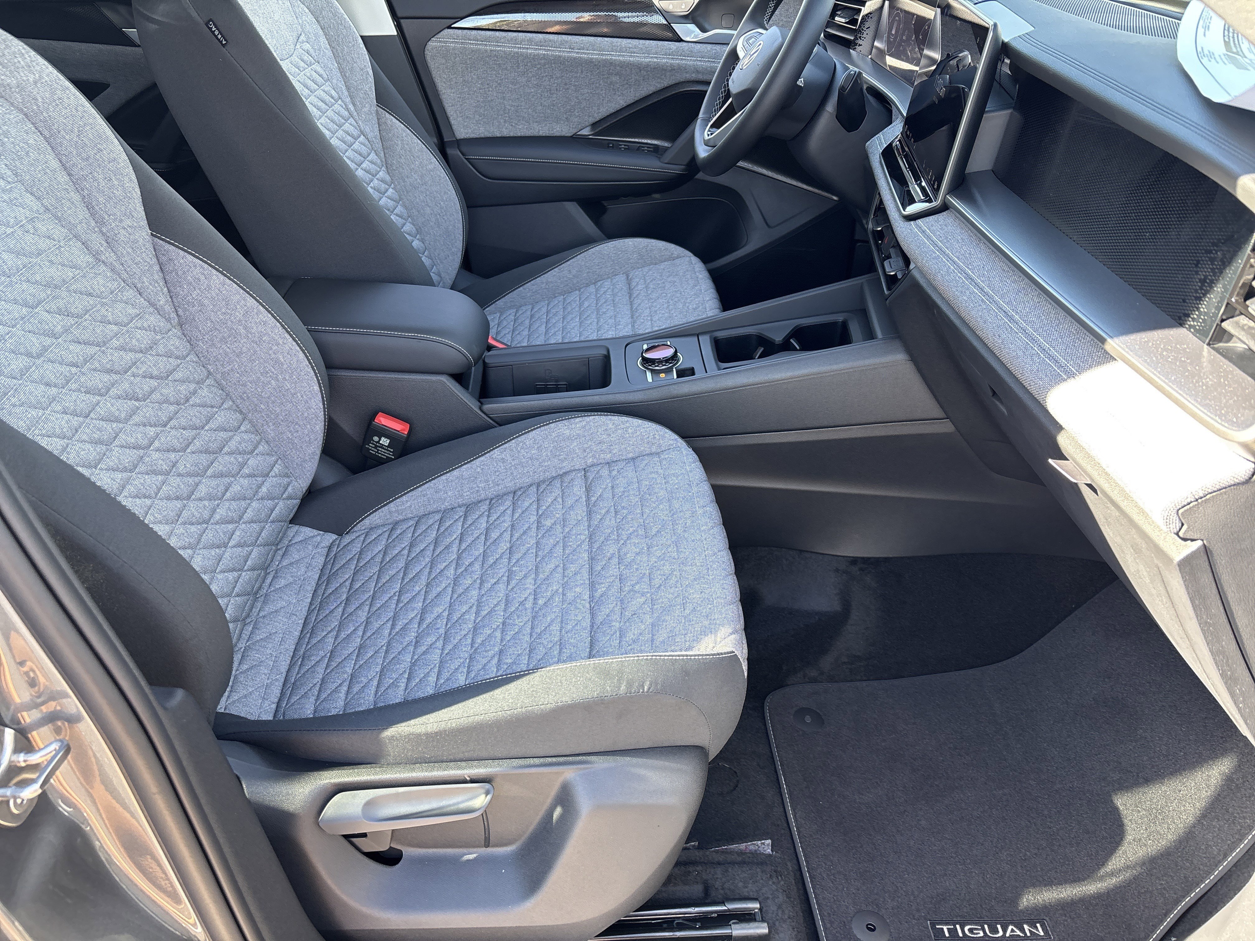 New 2026 Platinum Gray Metallic Volkswagen S image 7