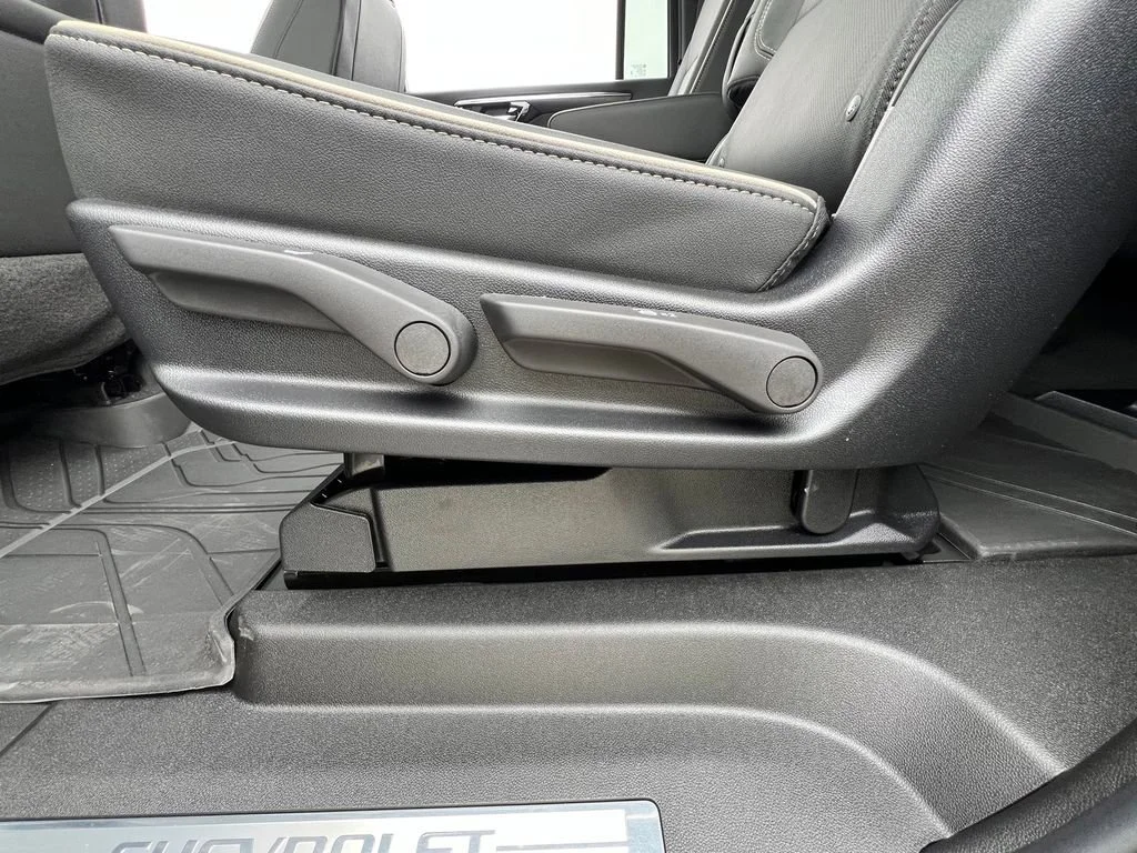 2026 Chevrolet Suburban Premier - Photo 36