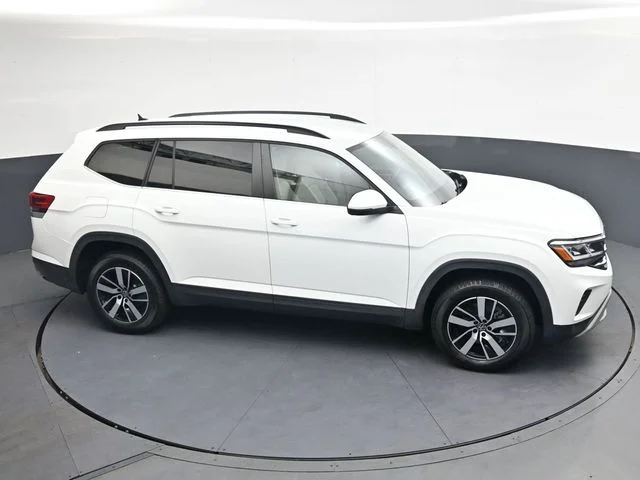 Used 2021  Volkswagen 2.0T SE image 22