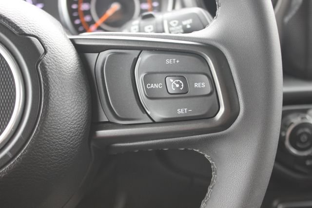 Used 2023 Silver Jeep Sport S image 12