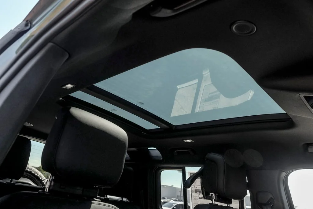 New 2026 Woolstone Green Land Rover X-Dynamic SE image 24