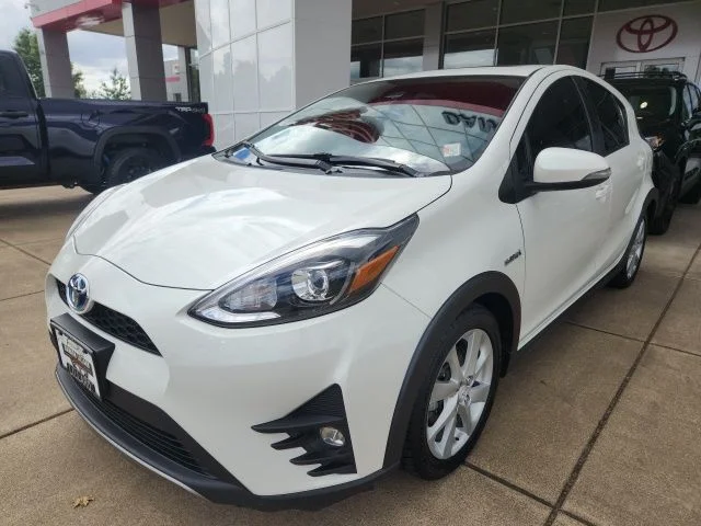 Used 2018  Toyota Four image 6