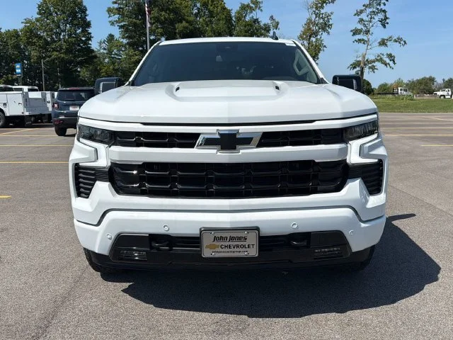 New 2026 Summit White Chevrolet RST image 18