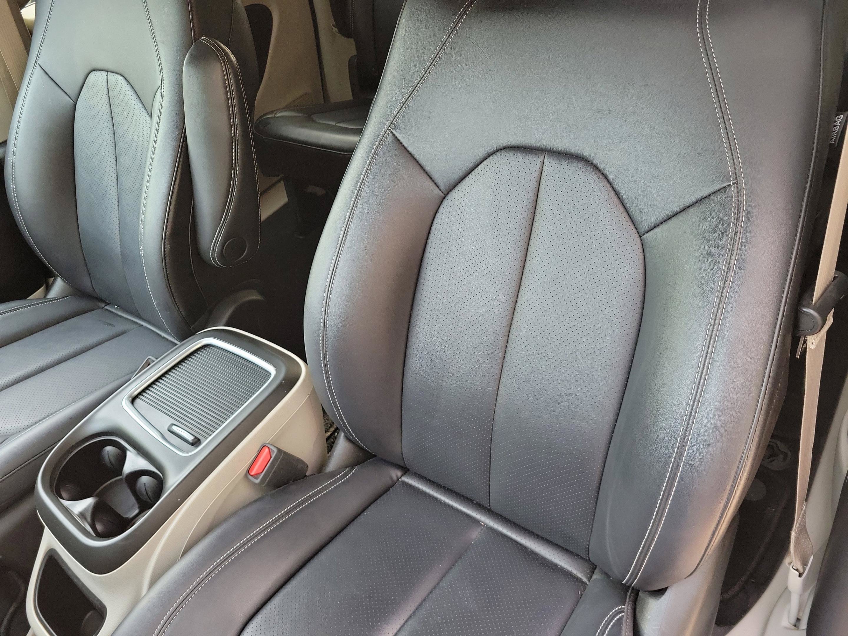 2024 Chrysler Pacifica Touring L - Photo 11