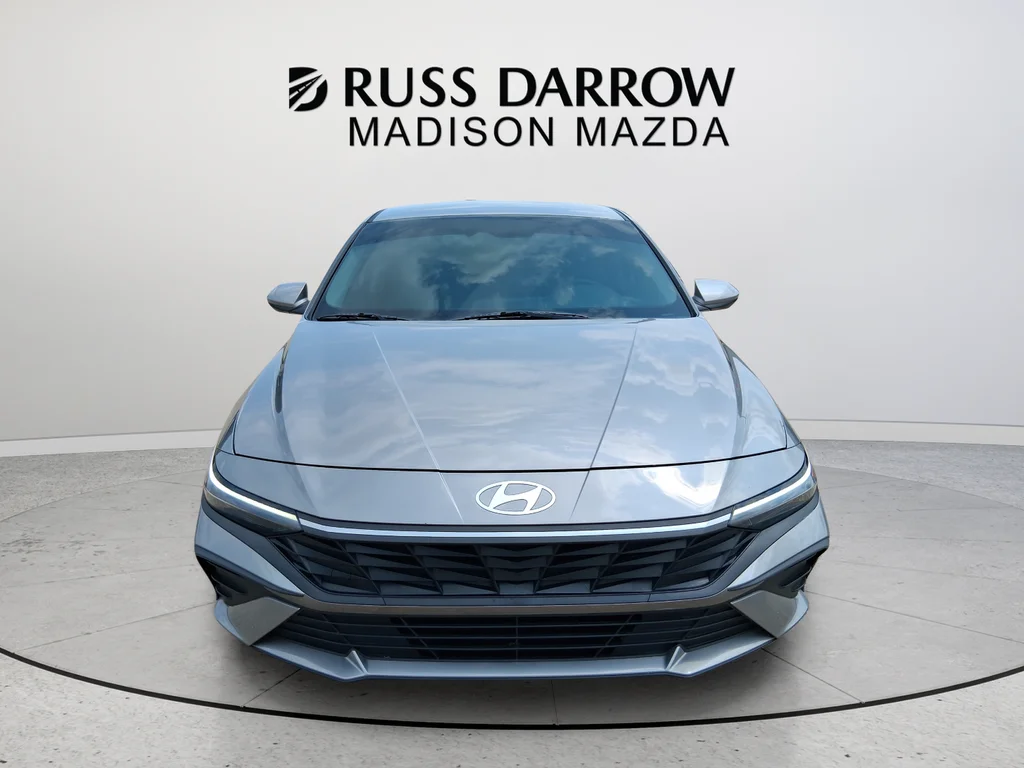 Used 2024 Silver Hyundai SE image 8