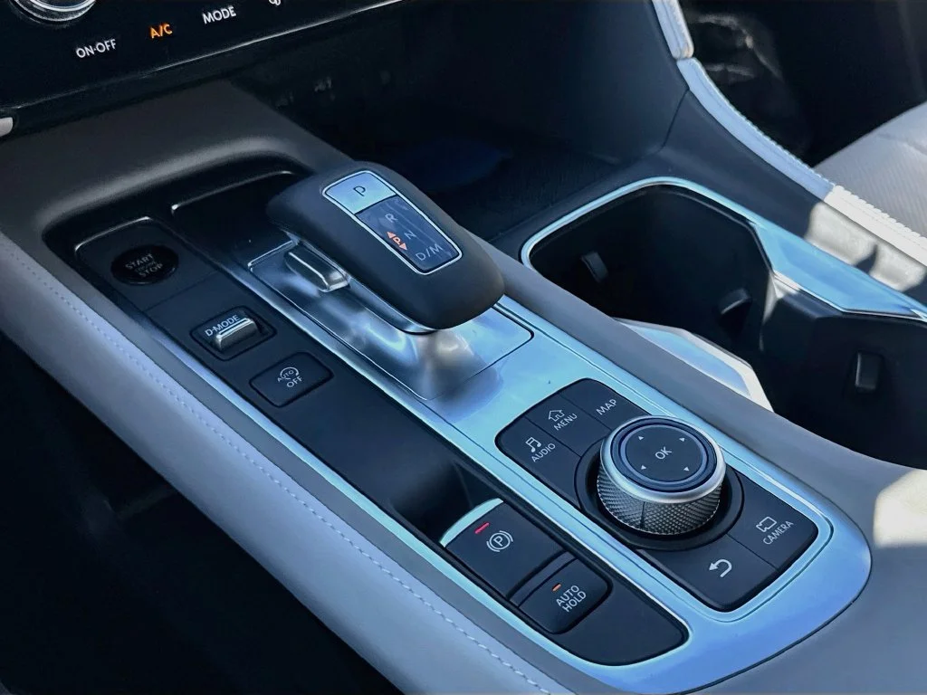 New 2027 MOONBOW BLUE INFINITI Luxe AWD image 17