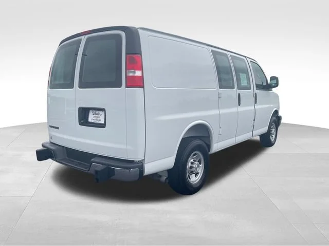 Used 2025 Summit White Chevrolet WT image 6