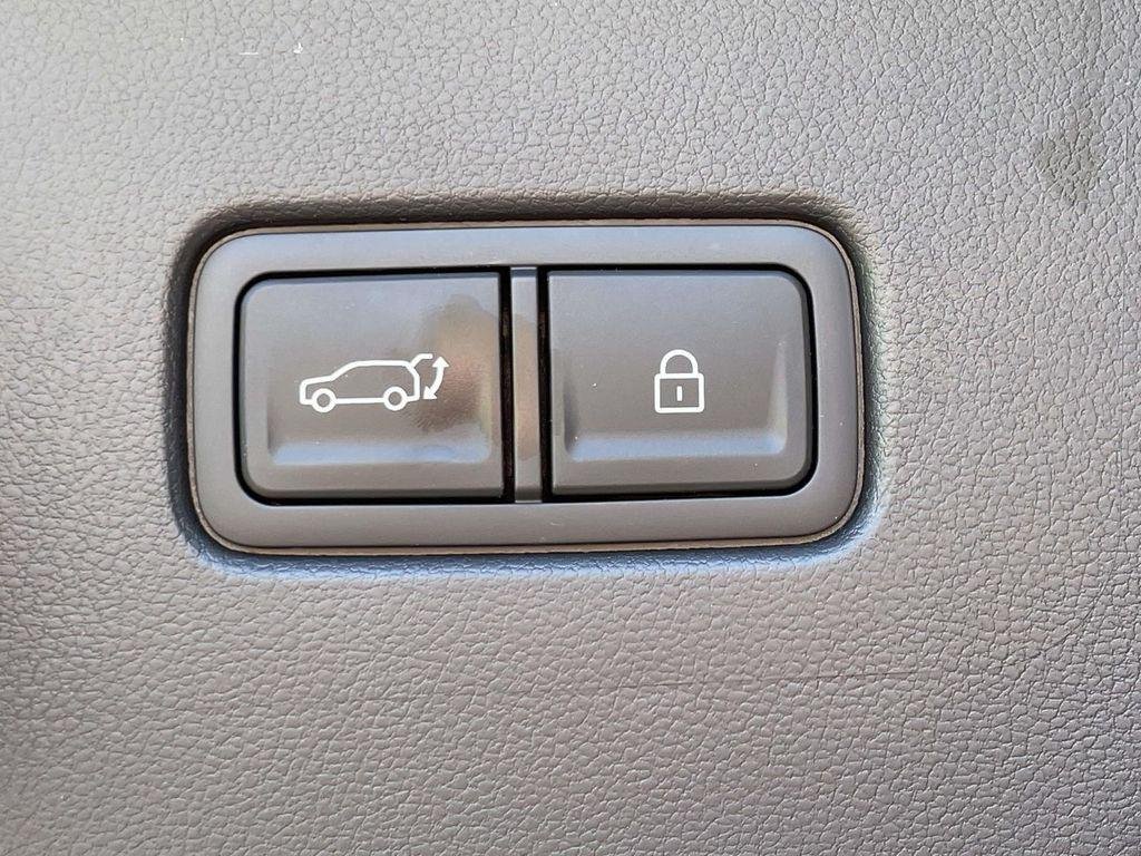 New 2026 Gray Hyundai Blue SEL Premium 7P image 11
