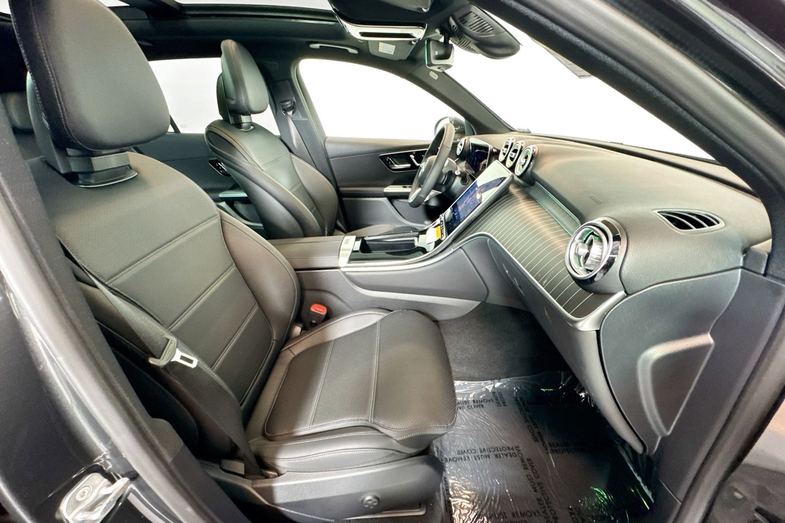 New 2026 Graphite Grey Metallic Mercedes-Benz GLC 300 image 26