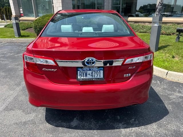 Used 2014 Red Toyota XLE image 5