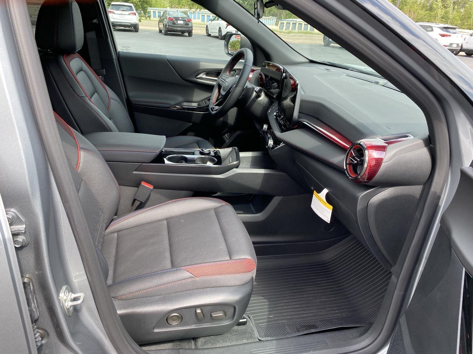 2026 Chevrolet Equinox RS - Photo 13