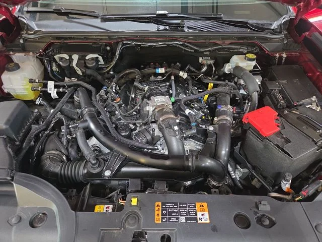 Used 2025 Red Ford XLT image 26