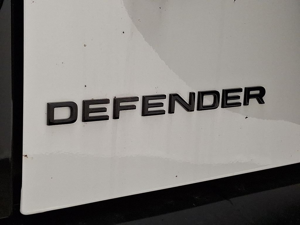 New 2026 Fuji White Land Rover X-Dynamic SE image 22