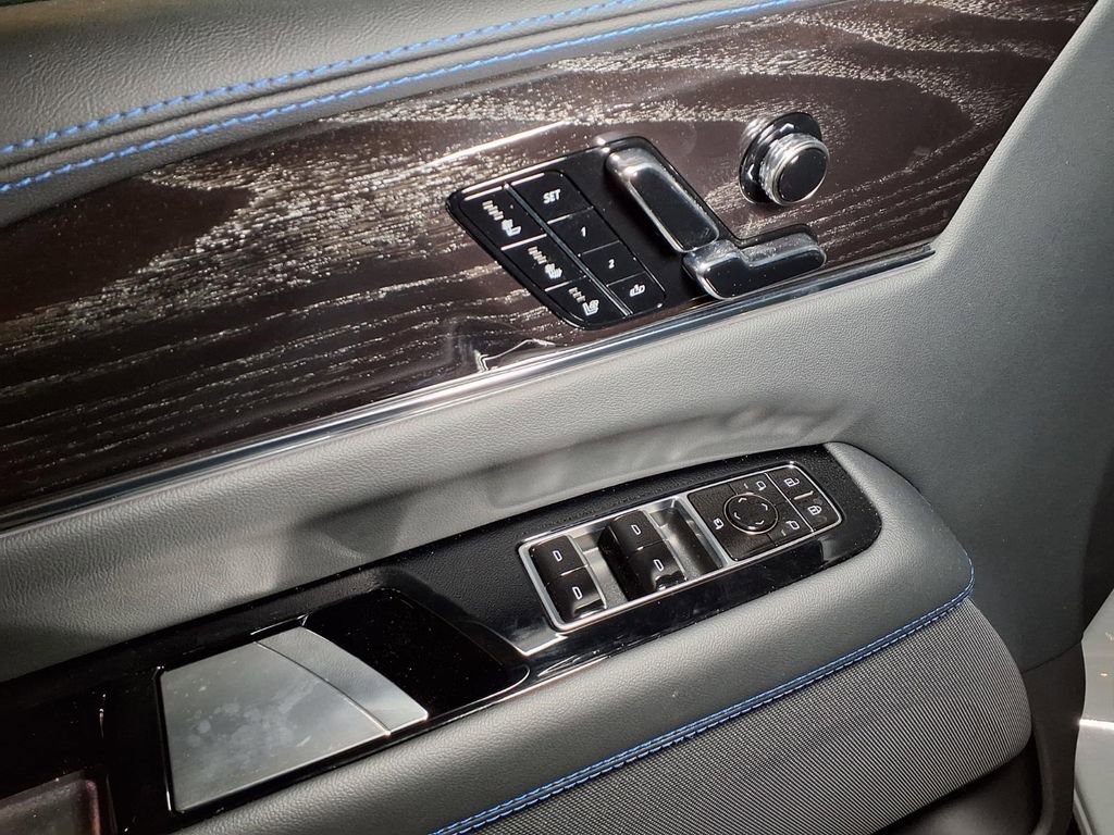 2026 Cadillac Escalade IQ Sport - Photo 15