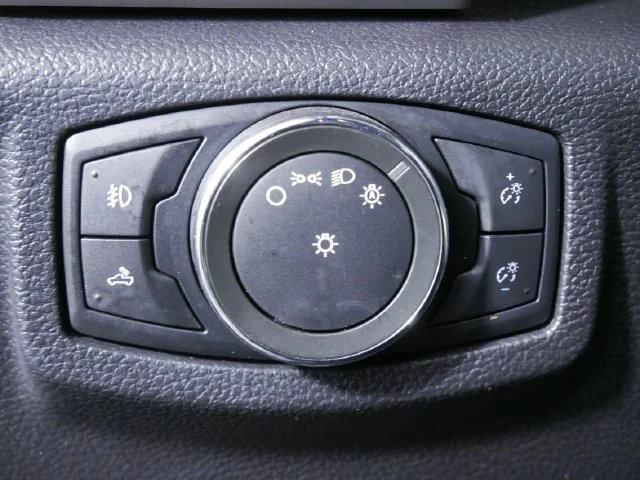 Used 2016 Black Ford Lariat image 21