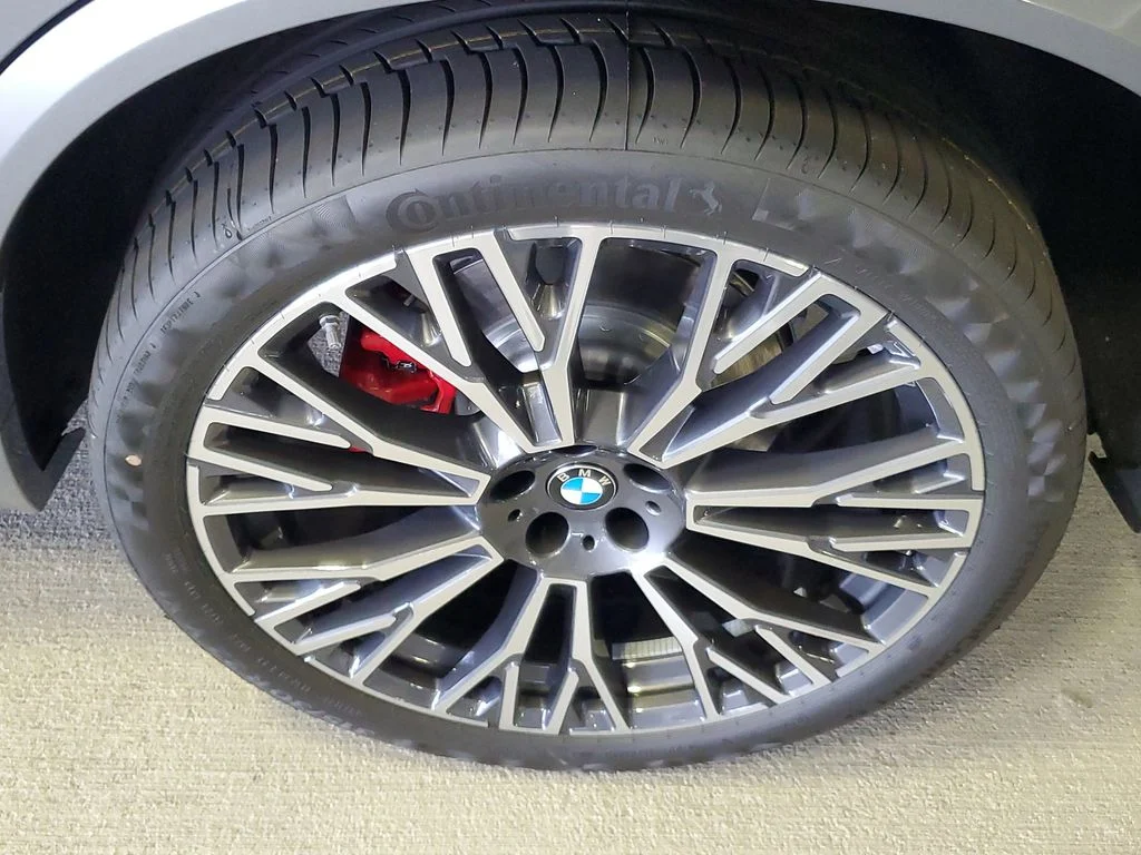 Used 2026 Gray BMW sDrive40i image 5