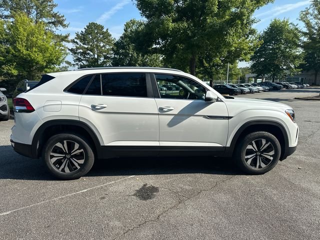 New 2026 White Volkswagen SE image 4