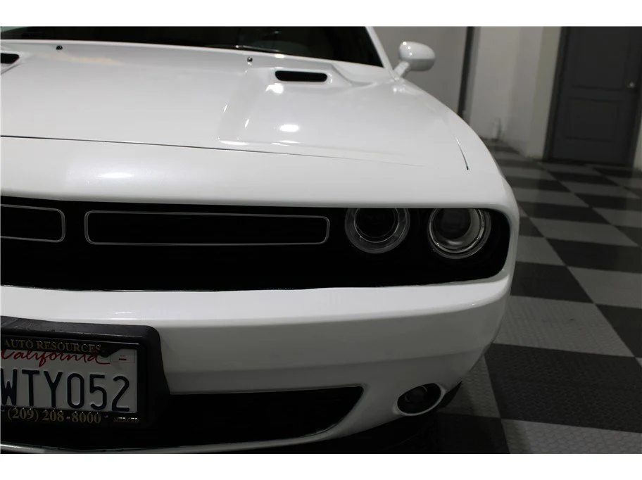 Used 2021 White Knuckle Clearcoat Dodge SXT image 8