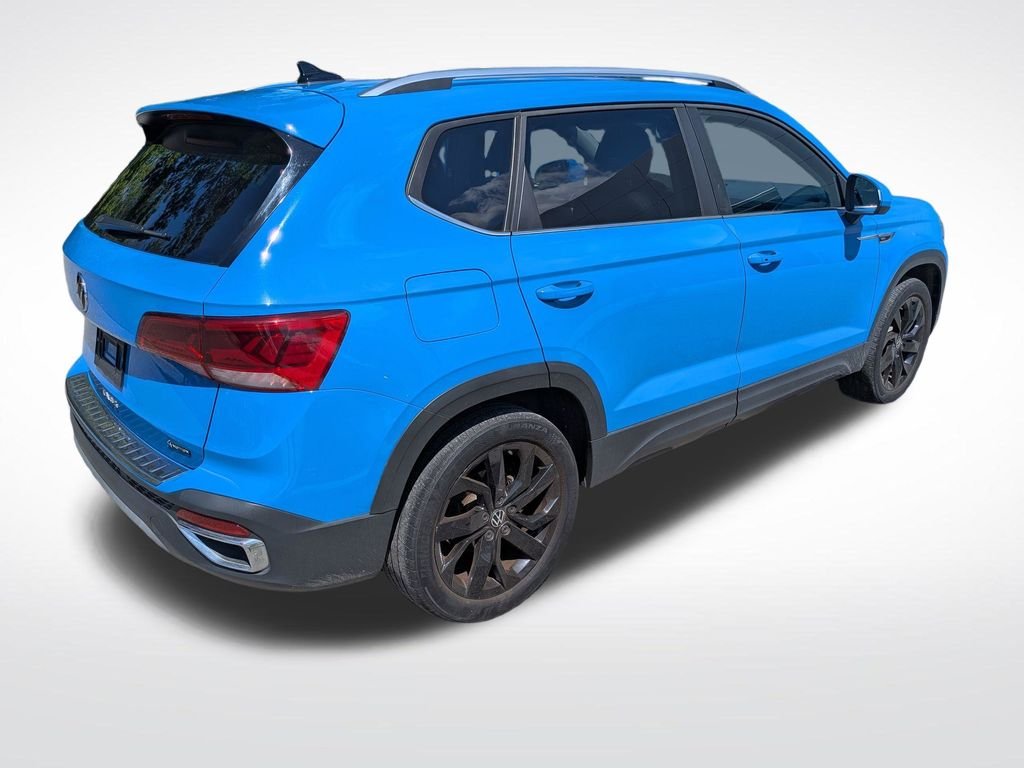 Certified Used 2023 Blue Volkswagen 1.5T SE image 3