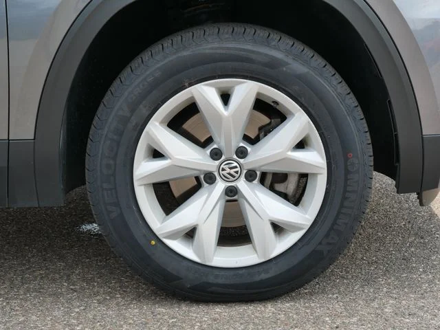 Used 2018 Gray Volkswagen Launch Edition image 9