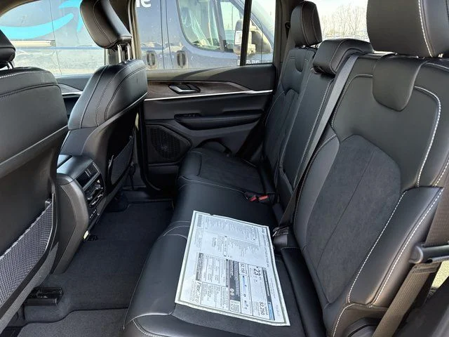 2026 Jeep Grand Cherokee Laredo - Photo 6