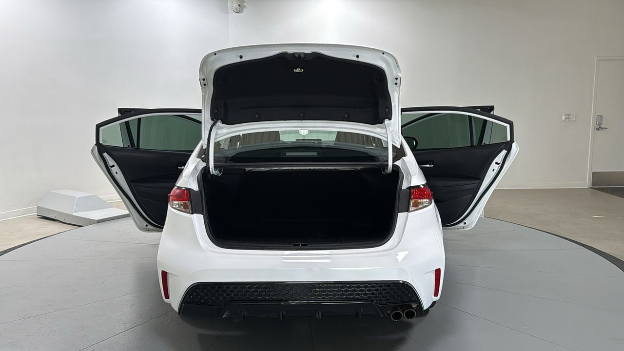 Used 2022 White Toyota SE Nightshade image 16