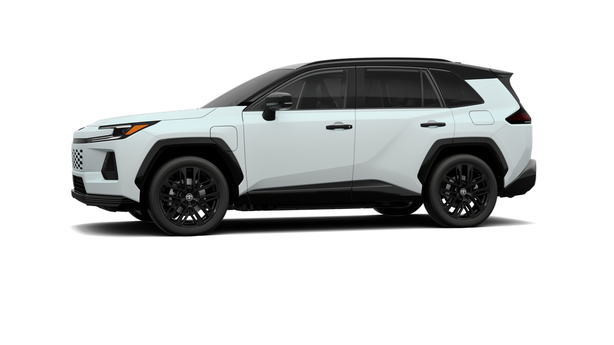 New 2026 Wind Chill Pearl with Midnight Black Metallic roof Toyota XSE image 3