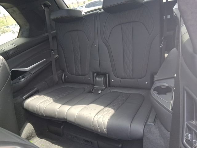 Used 2024 Gray BMW xDrive40i image 17