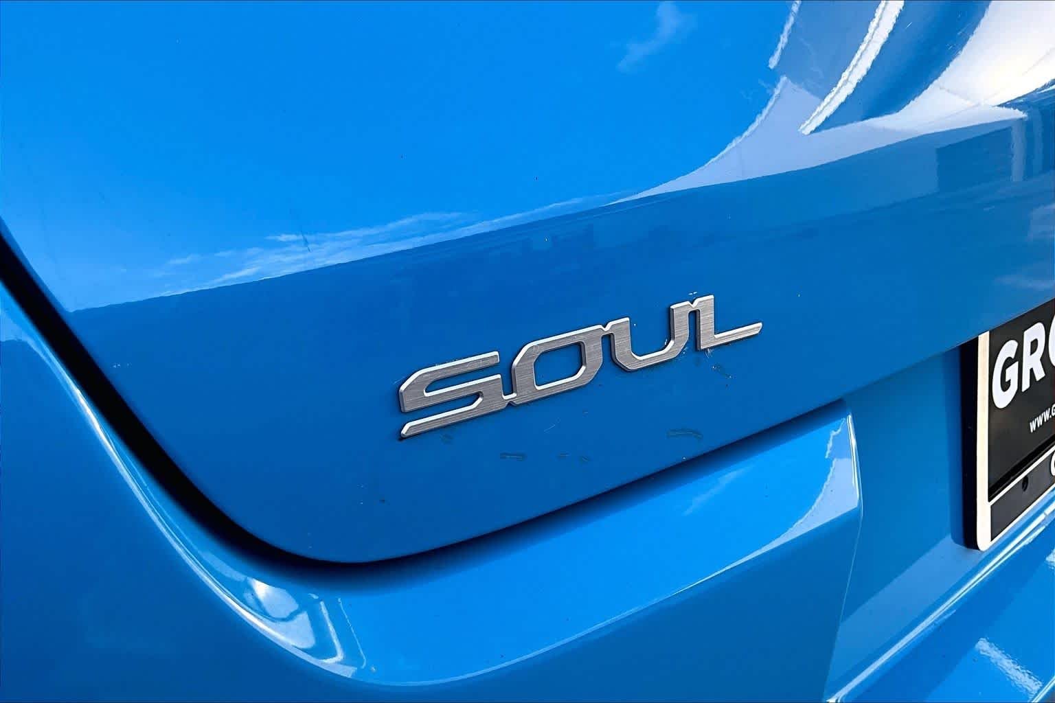 Used 2023 Surf Blue w/Black Roof Kia GT-Line image 30