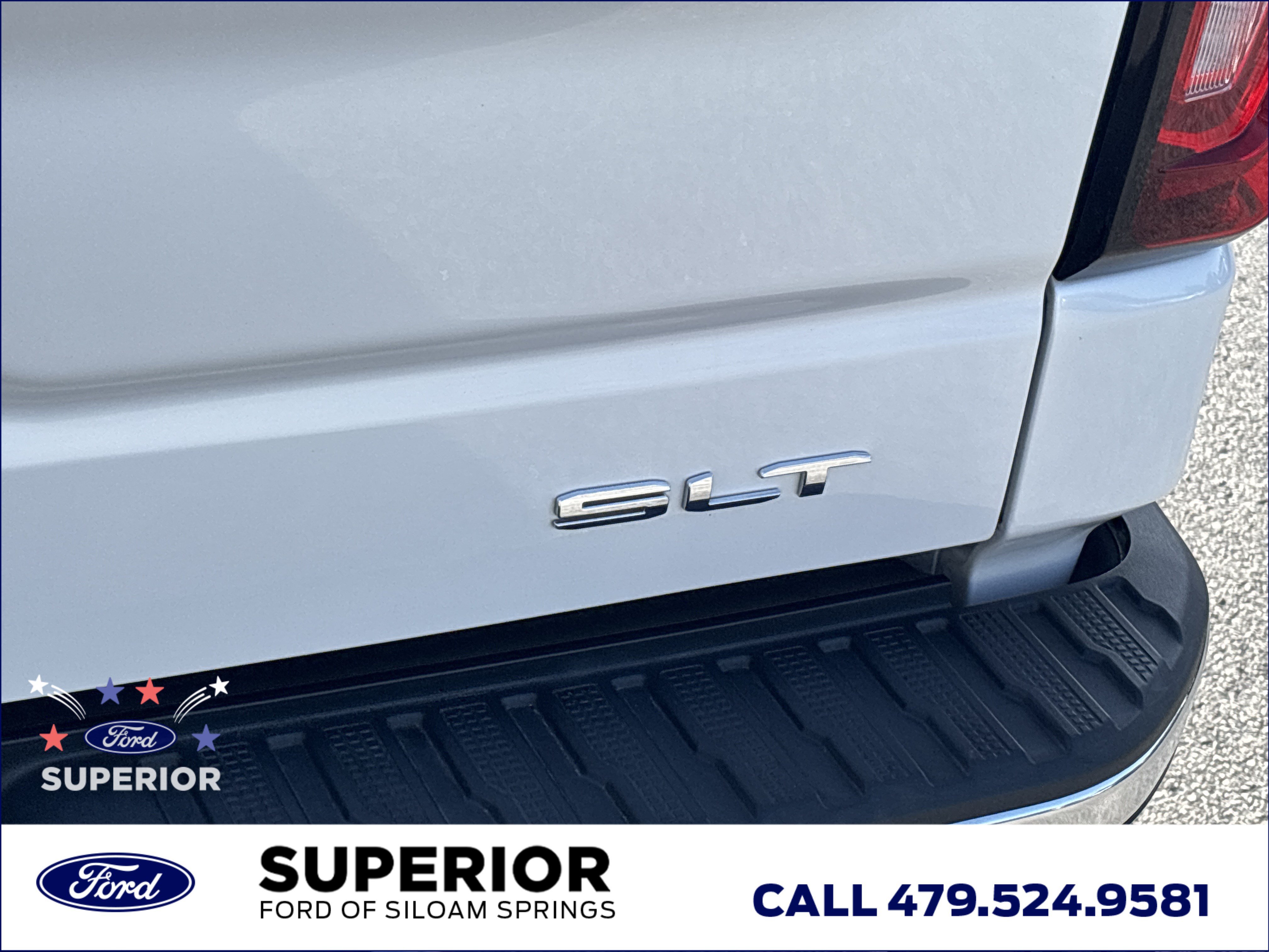 Used 2021 White Frost Tricoat GMC SLT 4WD image 6