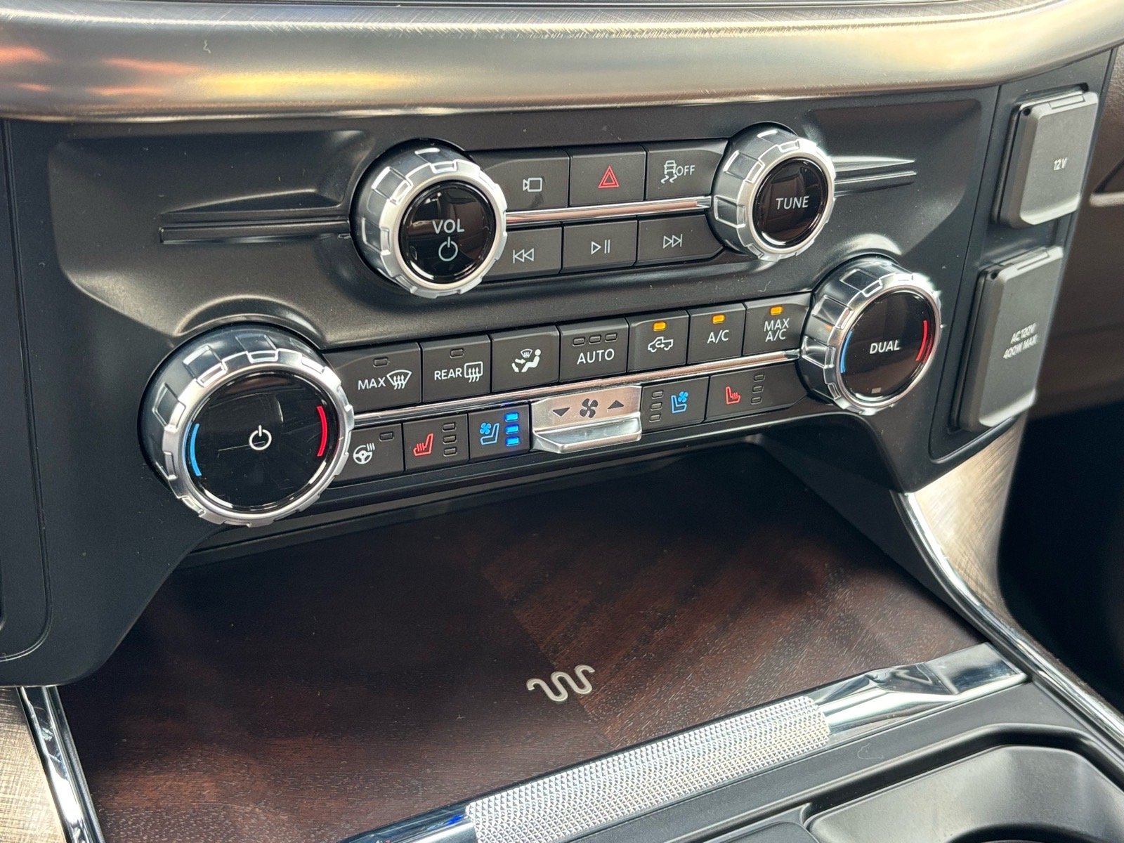 New 2026 Star White Metallic Tri-Coat Ford King Ranch® image 18