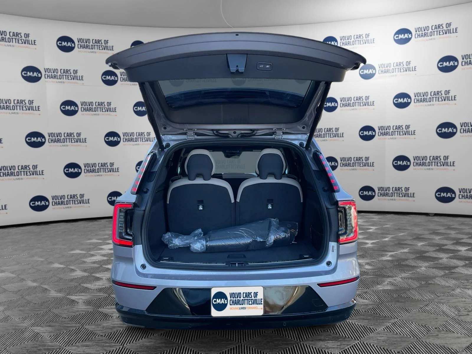 New 2026 Aurora Silver Volvo Ultra image 11